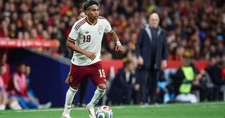 Yamalt is megsértették a spanyolok – a FIFA lecsapott, de a világbajnok nem hagyja magát