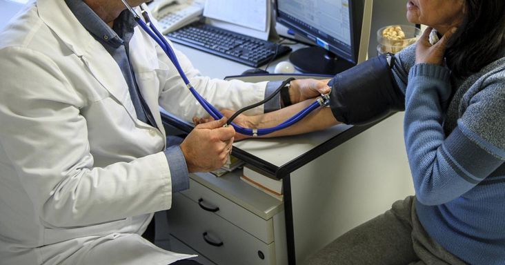 Ennyivel drágul a TB 2027-től, közölték a pontos összeget