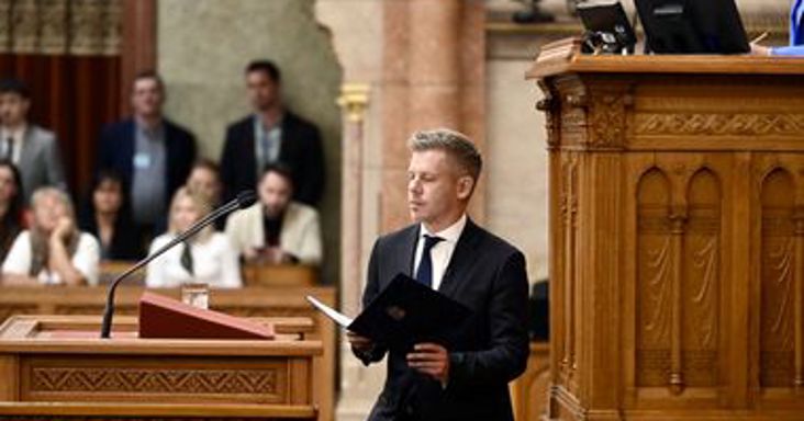 Az elemzők szerint a kormány hozta a kötelezőt a 2027-es költségvetéssel