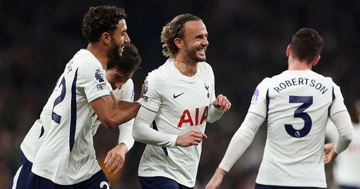 Utolsóként az első öt osztály csapatai közül a Tottenhamnek is van már győzelme Angliában
