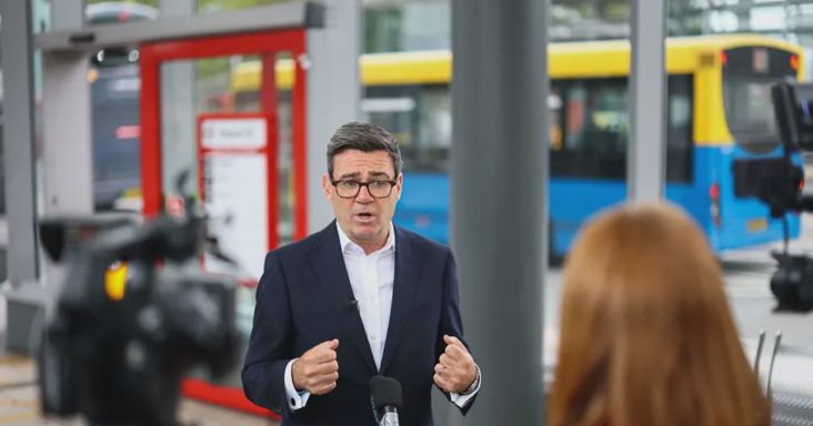 430 ezer forintos büntetést is kaphat mostantól az, aki hangosan telefonozik a vonaton Nagy-Britanniában