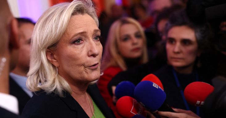 Ígéretet tett Marine Le Pen: fél éven belül megszüntetné Ukrajna francia pénzügyi támogatását