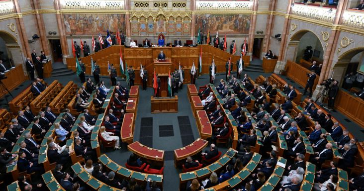 Dec. 24. munkaszüneti nap: már 2026-ban életbe léphetne az új szabályozás