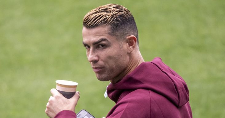 Ronaldo fél perc alatt megkeresi az összeget, amire a válogatott elhagyásáért megbüntették
