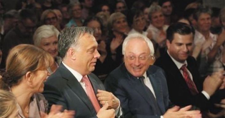 Milliókért maradt a külügy belső állományában a nyugdíjaskorú volt svájci követ a Szijjártó-érában
