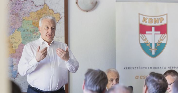 Még mindig sms-eket küldenek egyházi vezetőknek a levitézlett KDNP-sek