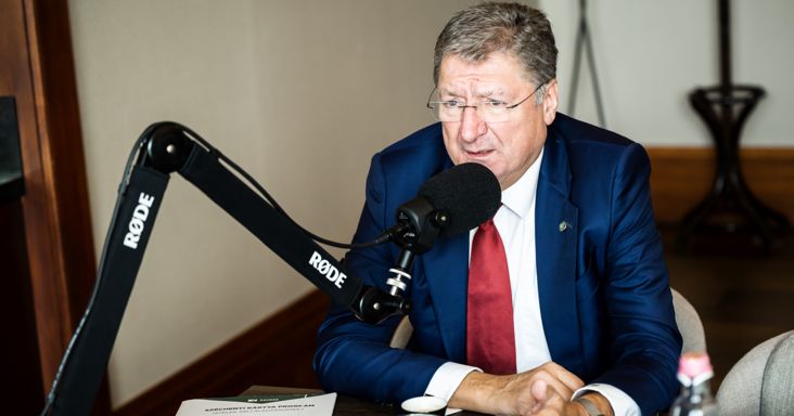 Parragh László: "Ne támogassatok egy senkiházit, egy fehér galléros bűnözőt"