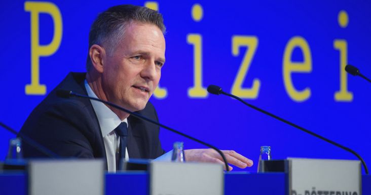 Összeurópai razzia a modern rabszolgaság ellen: több száz áldozatot szabadított ki az Europol, magyar gyanúsítottakat is elfogtak
