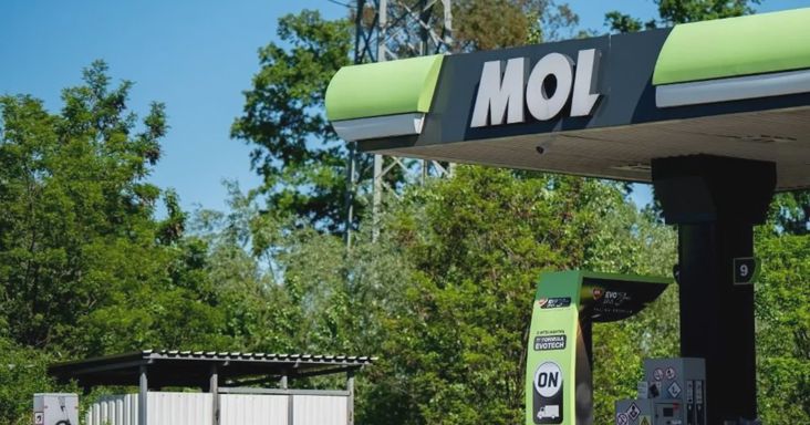 Itt a bejelentés: aláírta a MOL a megállapodást a szerbiai NIS-szel
