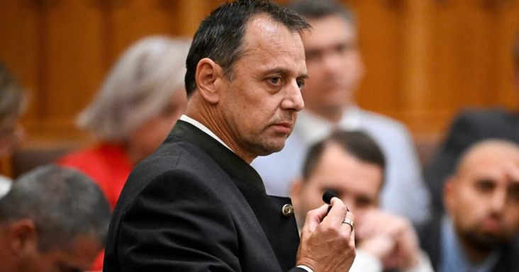 „Mi az, ami elfogadható?” – Távozik a bizottságból a botrányba keveredett tiszás képviselő
