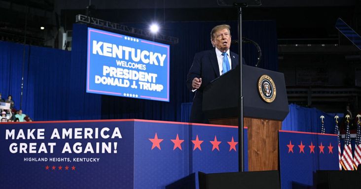 Donald Trump olyan kijelentést tett, amitől Zelenszkij a falnak fog menni: az amerikai elnök simán bevédte Vlagyimir Putyint – „Ukrajna romokban hever”