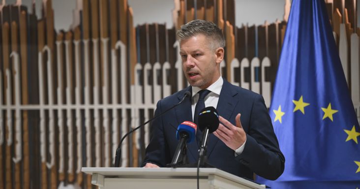 Magyar Péter Brüsszelben elmondta, mit vár Volodimir Zelenszkijtől