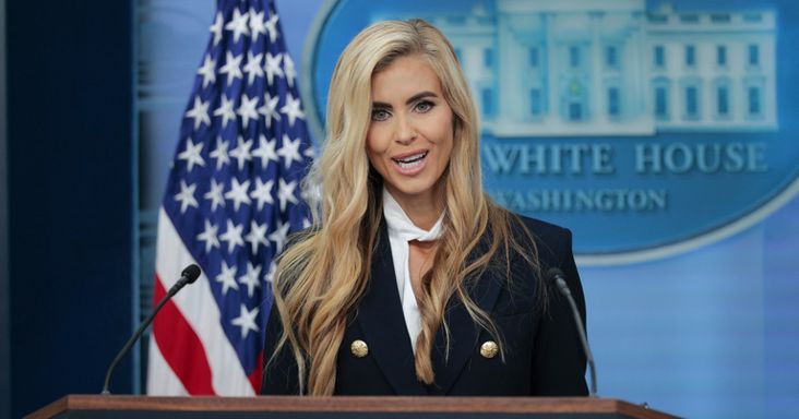 Még el sem kezdődött igazán a munkája, öt nap után távozik Donald Trump sajtótitkára