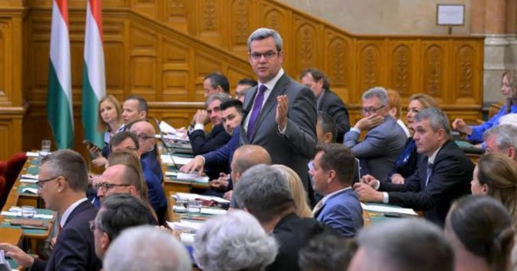 Provokációra cserélte a propagandát a Fidesz