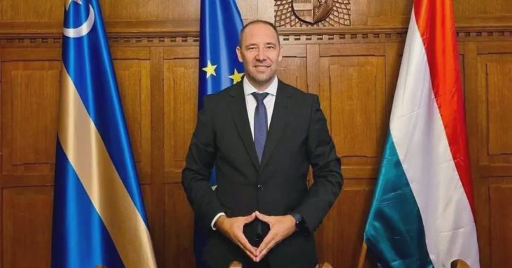 A Tisza egyik képviselője egy államtitkár párjától bérel közpénzen piaci áron felül lakást