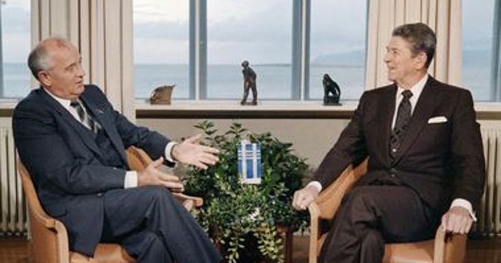 Reagan és Gorbacsov 40 éve majdnem megegyezett a teljes nukleáris leszerelésről, aztán győzött a realitás