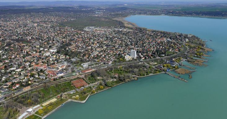 21 Kutatóközpont: a többség kisajátítással is védené a Balatont
