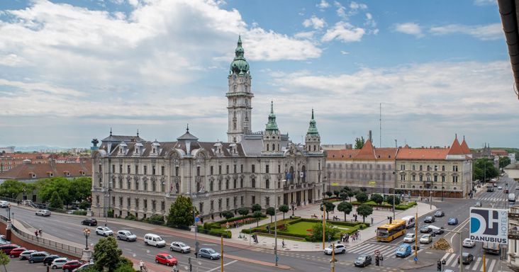 Ez már a vég? Darabjaira hullott a Fidesz-frakció Győrben