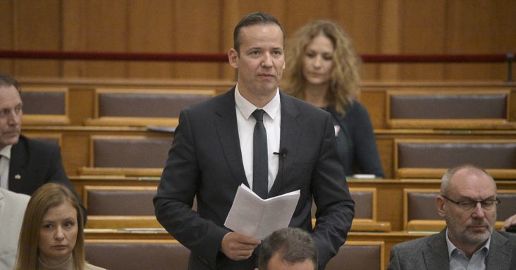 Országgyűlés: az ellenzék a vadászó tiszás képviselő, a gazdák és a gender-lobby miatt aggódik