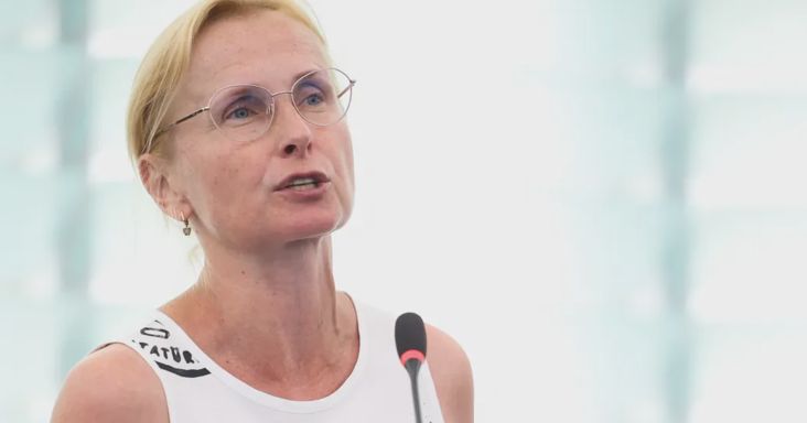 Kommunista taggal vált ismét egyedül a harmadik legnagyobbá a fideszesek EP-frakciója