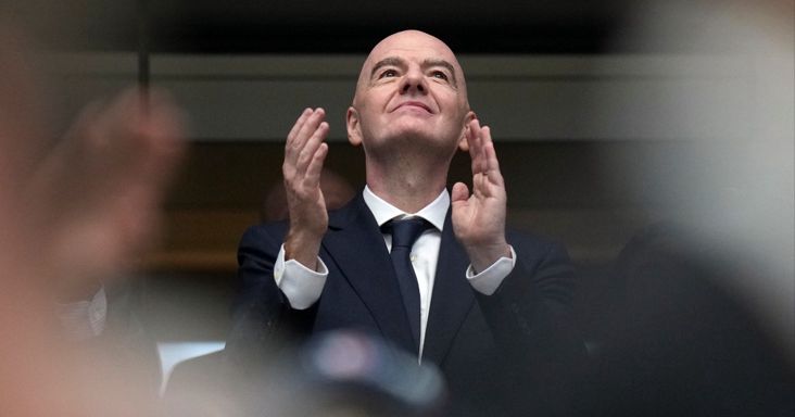 Újabb botrányba keveredett a FIFA elnöke