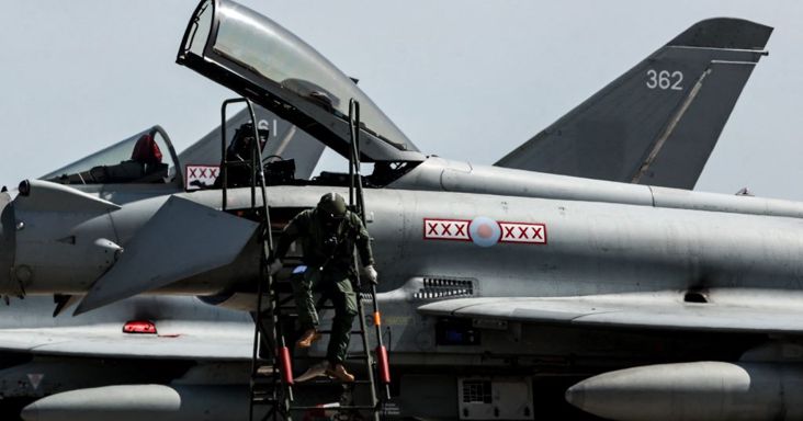 Nagy-Britannia harci repülőgépeket vezényel Szaúd-Arábiába