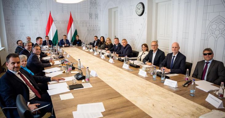 Új felületen mutatja e a Tisza-kormány, hogyan épül fel az állam és mely cégek vannak többségi állami tulajdonban