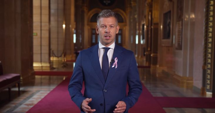 Magyar Péter részletesen elmagyarázta a gyermekvédelmi törvény újításait – videó