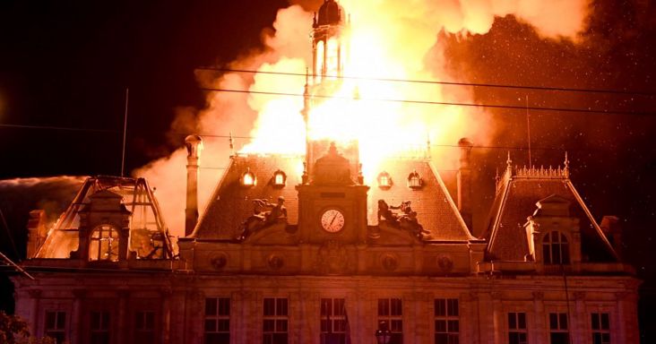 Ultrabaloldali férfi gyújtotta fel a limoges-i városházát, terrorcselekménnyé nyilvánították az akciót