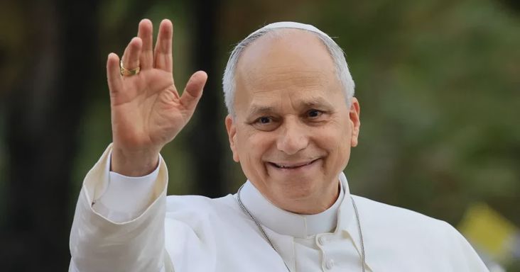 Sikeres volt a műtét, rendben működik XIV. Leó pápa tüdeje