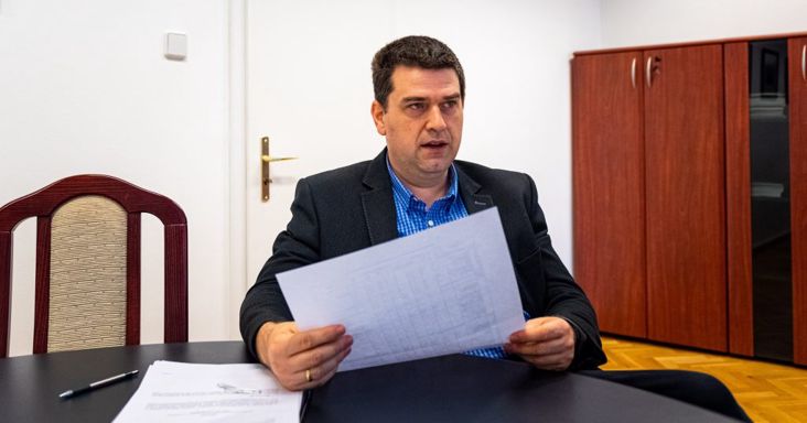 „Olyan döntéseket kell meghoznunk, amik fájni fognak” – miért ugrottak egymásnak a parkolás miatt a fővárosi és a kerületi vezetők?