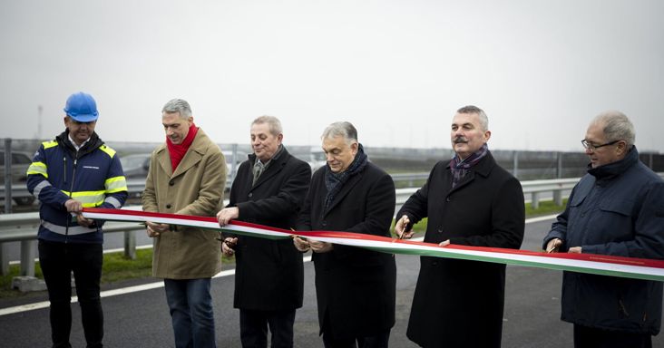 20 millióra bírságolta a Közbeszerzési Döntőbizottság a korábbi Lázár-féle minisztériumot az M4-es építése kapcsán