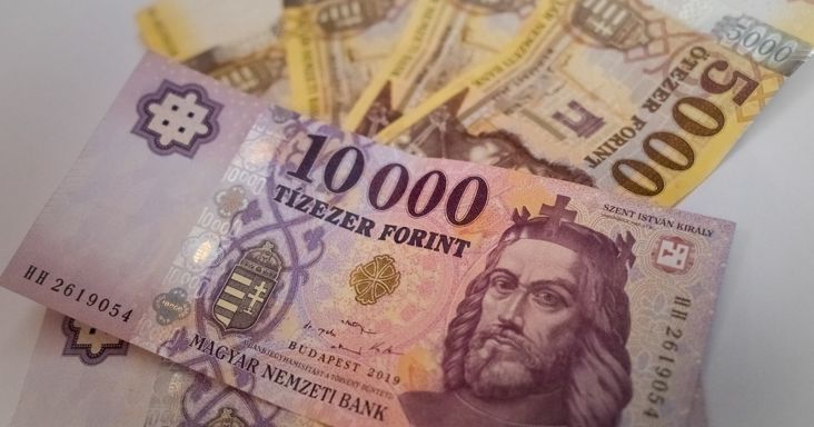 2027-től emelkedik a családi pótlék összege: ennyi pluszpénzt jelent ez a családoknak