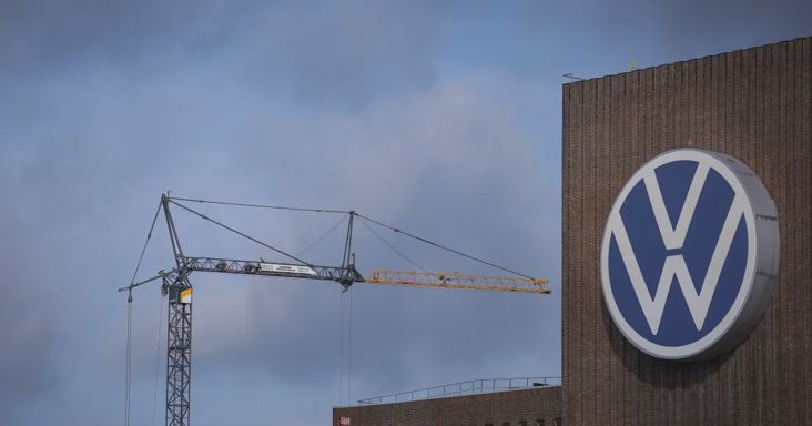 Sztrájkkal fenyegetőznek a Volkswagen németországi dolgozói