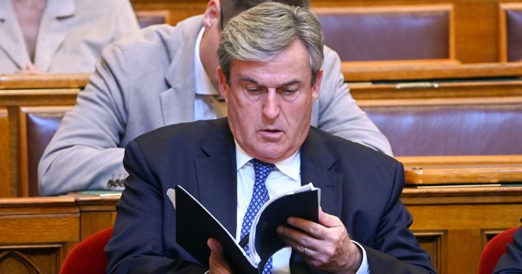 Kapitány István most jelentette be: döntöttek a rezsicsökkentésről, így fog kinézni 2027-ben – "A számok egyértelműek"