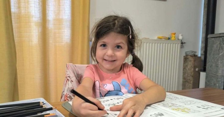 Barcelonában kaphat esélyt az önálló életre az ötéves beteg kislány, Málna – A családnak segítség kell!