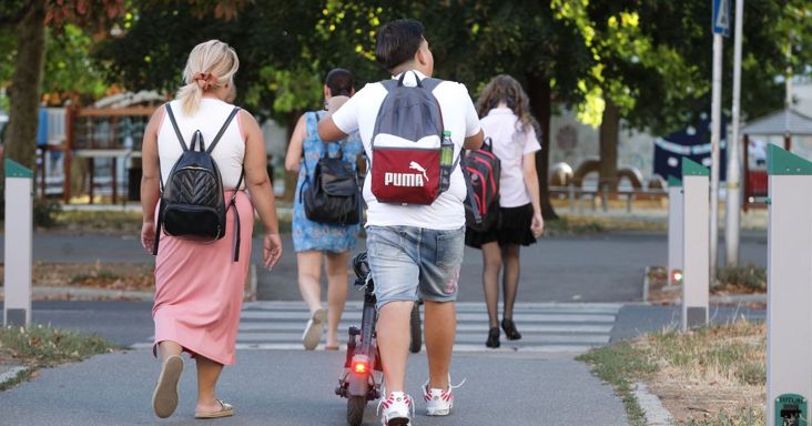 Mi történhet az iskolákban, óvodákban? – A gyermekvédelem miatt kértek tájékoztatást a szülők