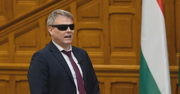 Feljelentést tett Kátai-Németh Vilmos, közpénzből is mehetett a kampány a fideszes Koncz Zsófia választókerületében