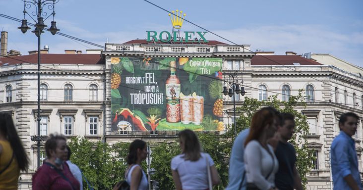 Elfogadták a reklámtilalmi rendeletet Budapest VI. kerületében
