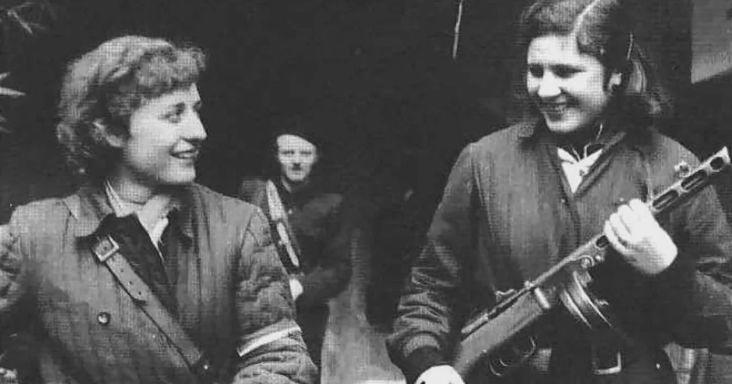 Fegyvert fogtak, életeket mentettek, majd kegyetlen bosszú várt rájuk – ők voltak 1956 női hősei