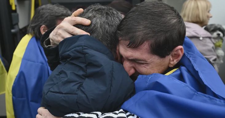 Megérkeztek Ukrajnába az Oleskijből kimenekített lakók