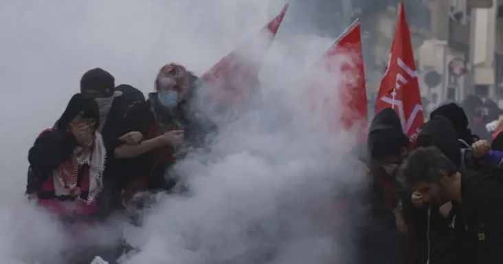 Kihirdették a francia nagyvárosokban az első kijárási korlátozásokat