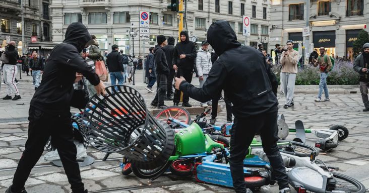 Meloni bekeményített: akár 5 évre is a rácsok mögé kerülhetnek az erőszakos tüntetők