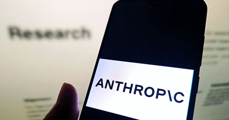 Az Anthropic szerint hónapokra lehetünk attól, hogy az AI önállóan terjedjen az okoseszközökön