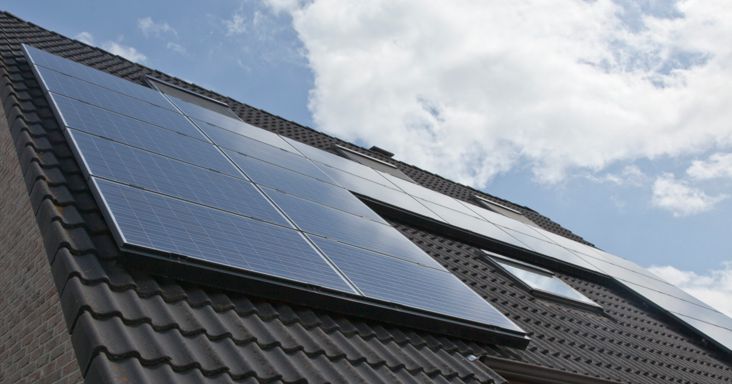 Napelemes kartellt buktatott le a magyar hatóság: repült a gigabírság