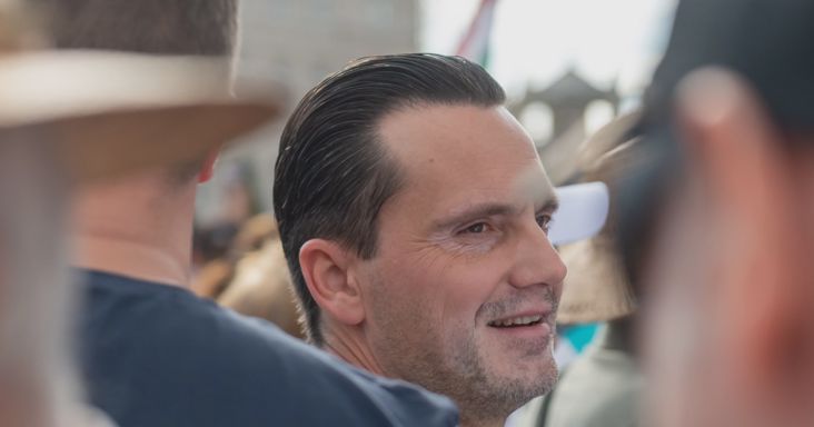 Havasi Bertalan szerint Magyar Péternek azonnal fel kellett volna jelentenie Orbán Viktort