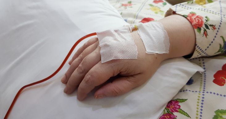 Egymásra szakadtak az emeletek: tömegtragédiába torkollott a felelőtlenség Pakisztánban