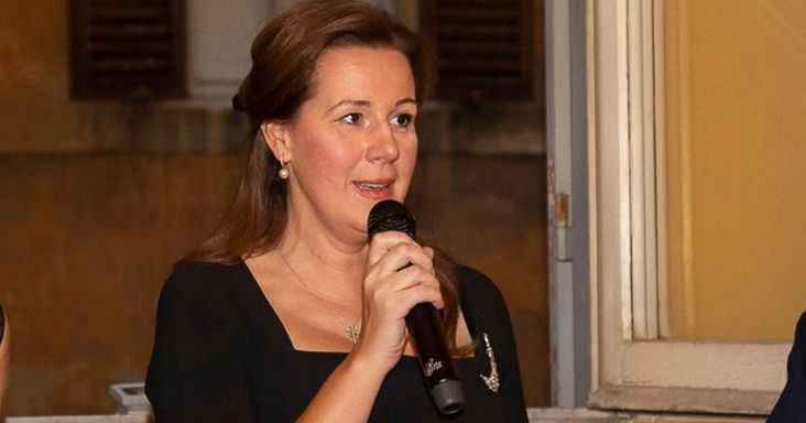 Szijjártó külön engedélyével kapott diplomata-útlevelet a volt svájci nagykövet élettársa