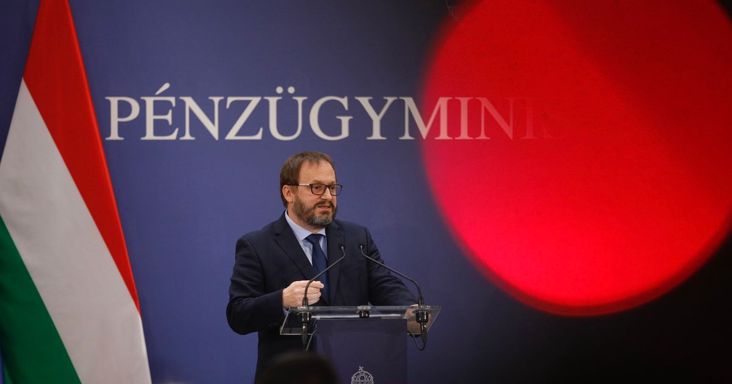 Felbukkant egy szókígyó a kormányzati tájékoztatón, és beleharapott a saját farkába