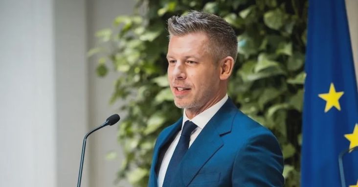 Magyar Péter: A szigorú határvédelem és az illegális migránsok visszaküldése a követendő példa